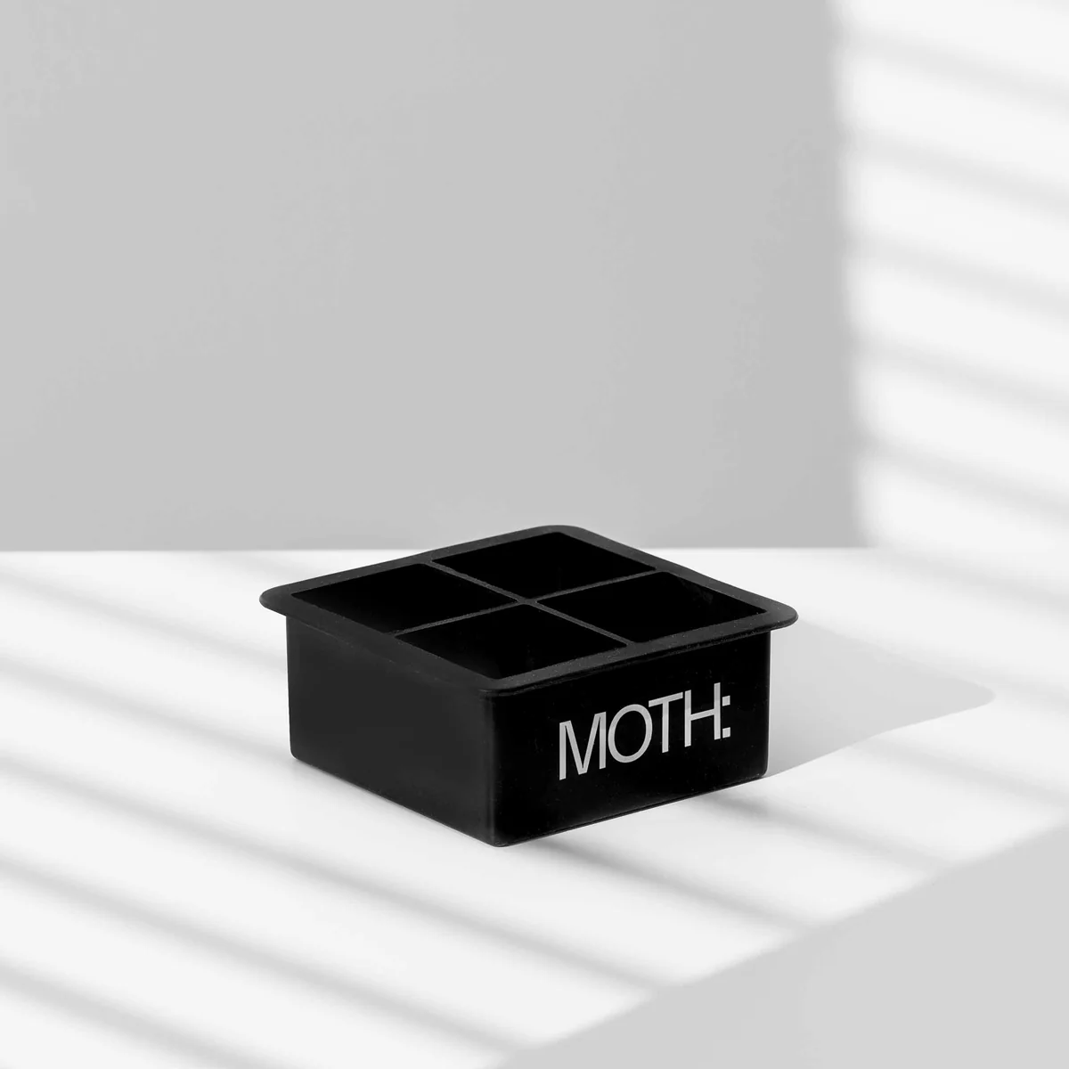 Giant Ice Cube Tray - Image 3